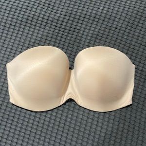 Victoria’s Secret strapless bra